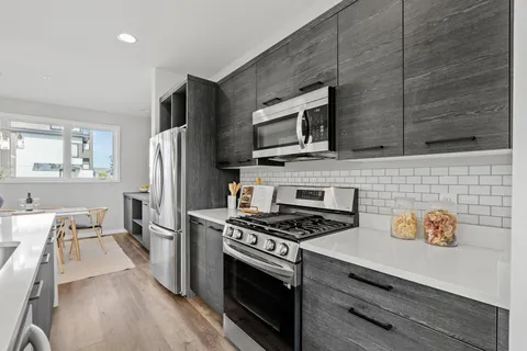 $435,000 | 16158 Eagleview Drive, Lakeville, MN 55044