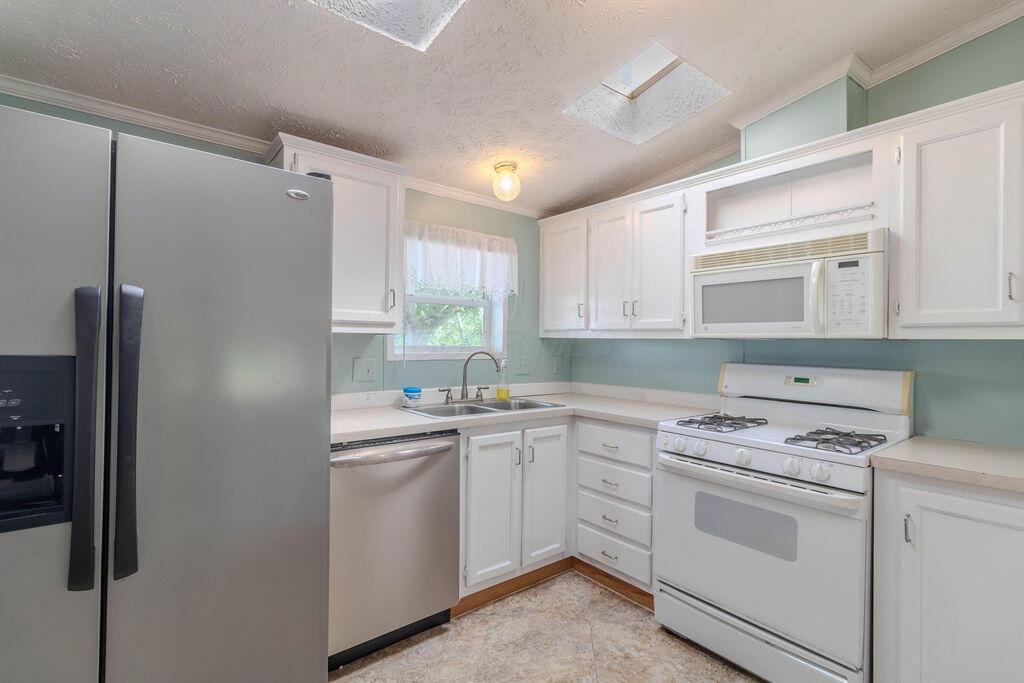 20903 Peoria Loop Road Raymond, OH 43067 - Photo 11 of 26 Kitchen