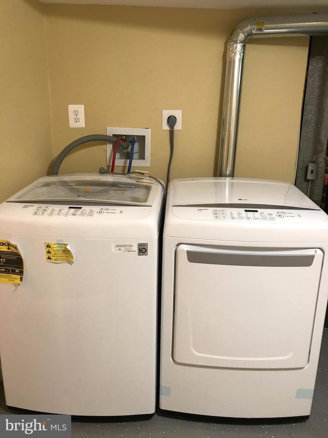 505 Welbrook Road Baltimore, MD 21221 - Photo 24 of 27 a utility room with dryer and washer