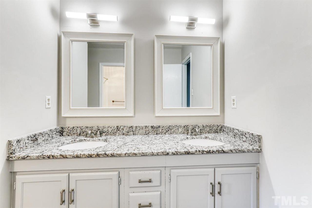 5462 Pine Top Circle Raleigh, NC 27612 - Photo 12 of 20