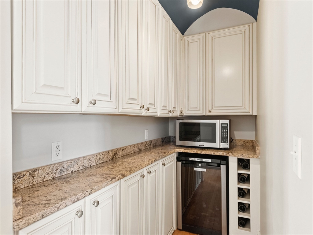 20 Maple Street Lexington, MA 02420 - Photo 9 of 42