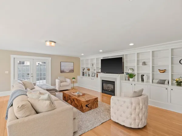 $1,995,000 | 20 Maple Street, Lexington, MA 02420