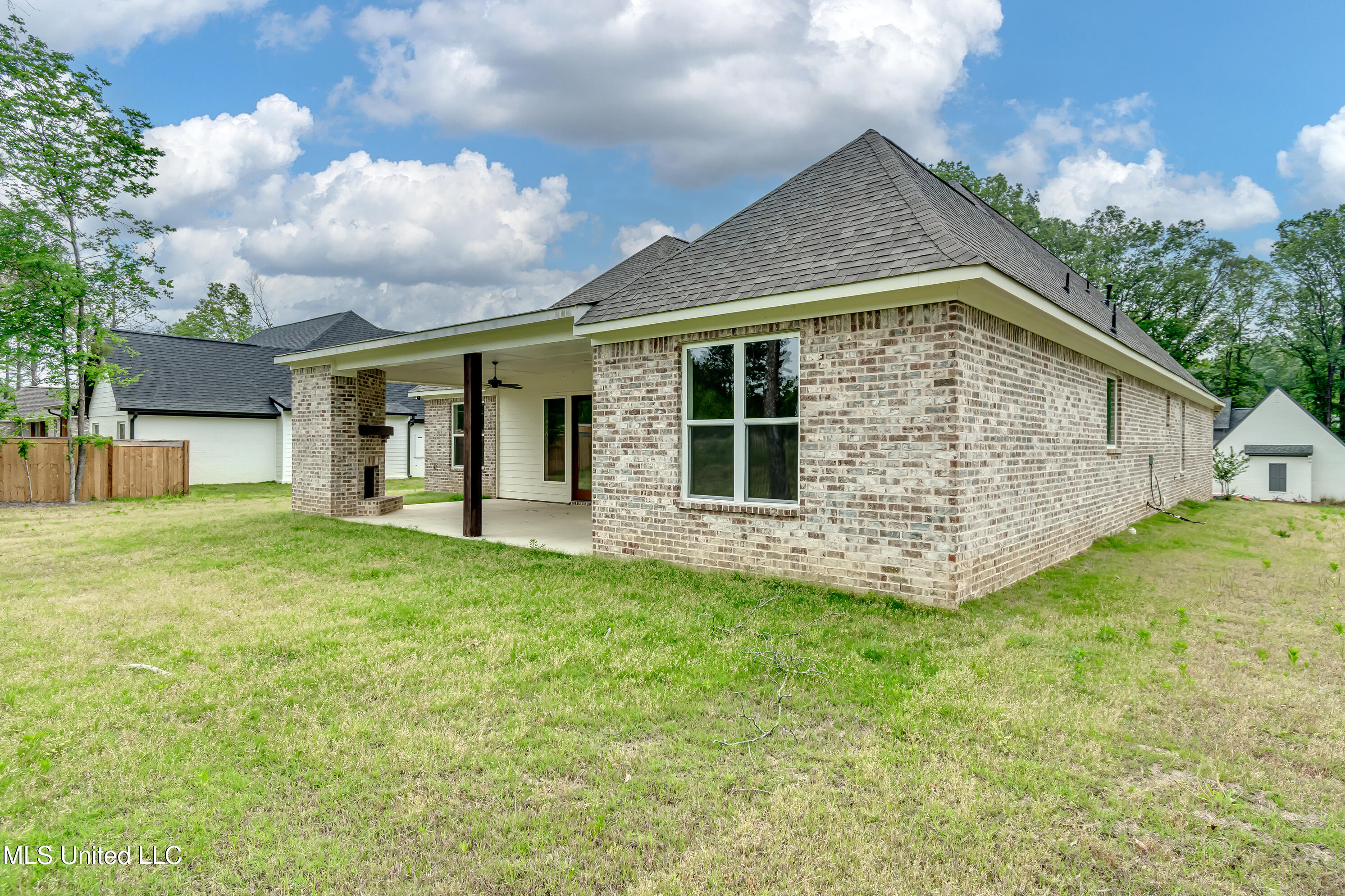 122 Grayson Way Madison, MS 39110 - Photo 49 of 50 Backyard