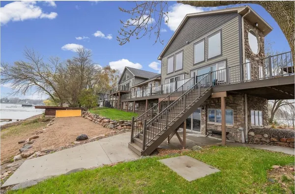 $1,375,000 | 13765 Norelius Lane, Lindstrom, MN 55045