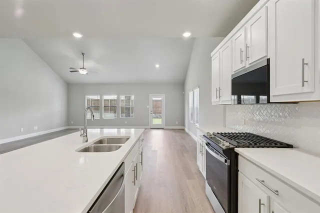 $3,100 | 6625 Vly Lk Lane, Crowley, TX 76036