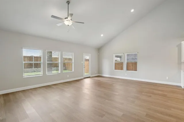 $3,100 | 6625 Vly Lk Lane, Crowley, TX 76036