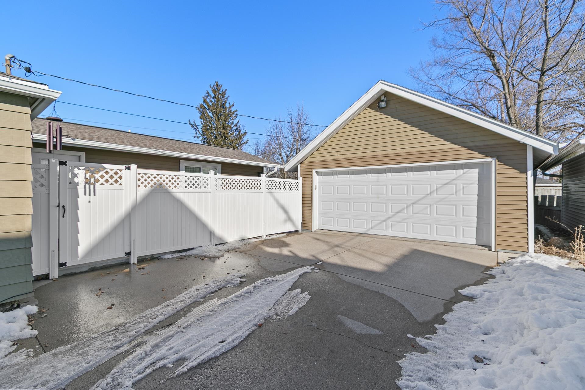 118 North Johnson Street Berlin, WI 54923 - Photo 20 of 24