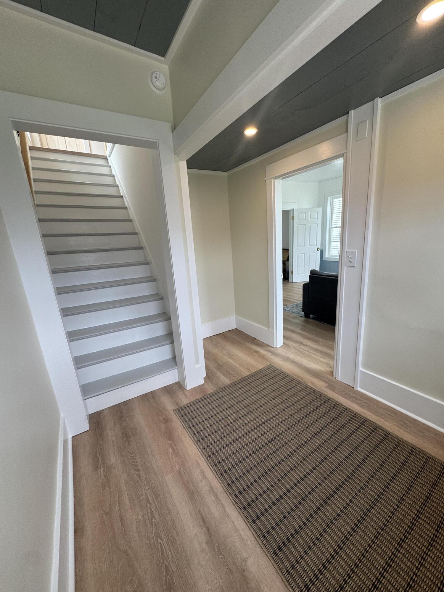 17 4 Rod Road Warren, ME 04864 - Photo 20 of 71 Front Entry