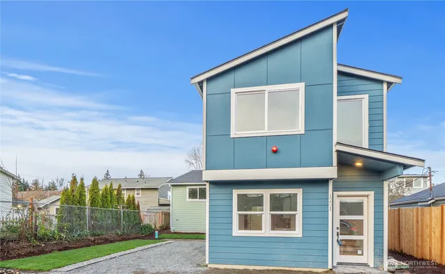 $599,000 | 1251 Southwest 151st Street, Unit B, Burien, WA 98166