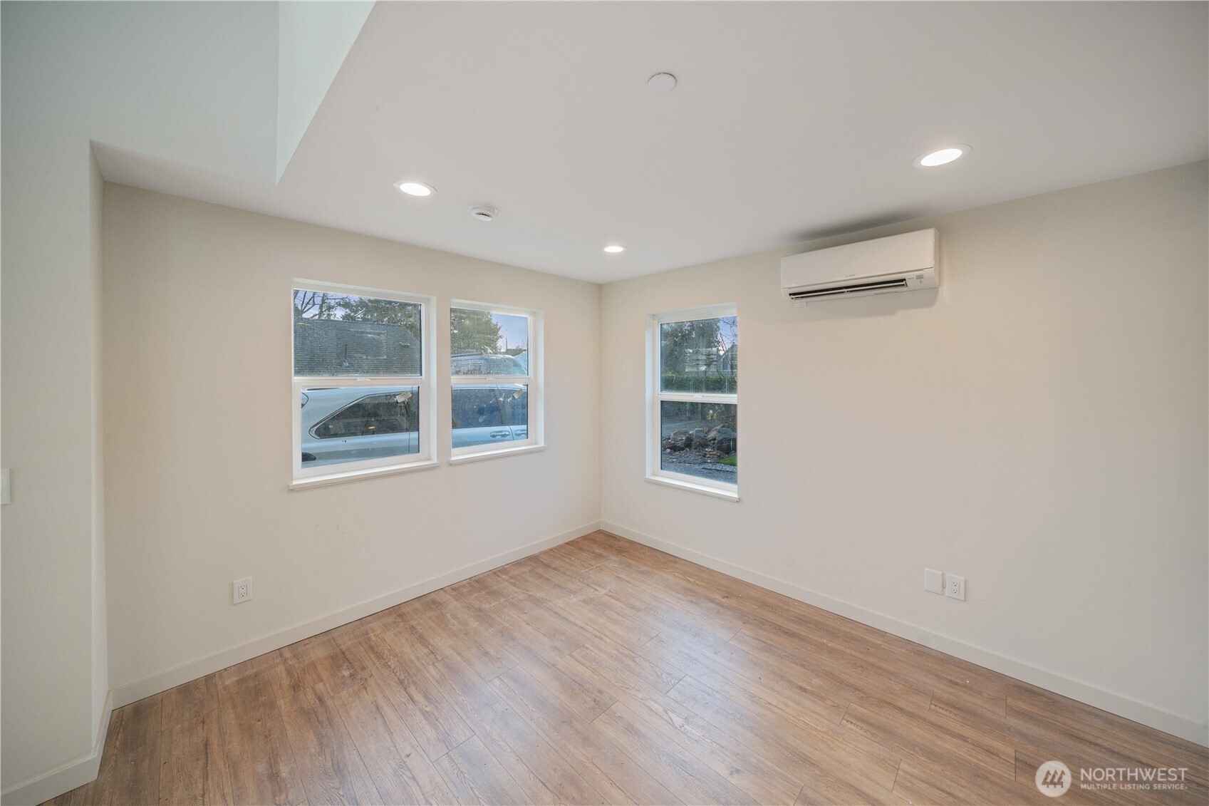 1251 Southwest 151st Street, Unit B Burien, WA 98166 - Photo 10 of 19