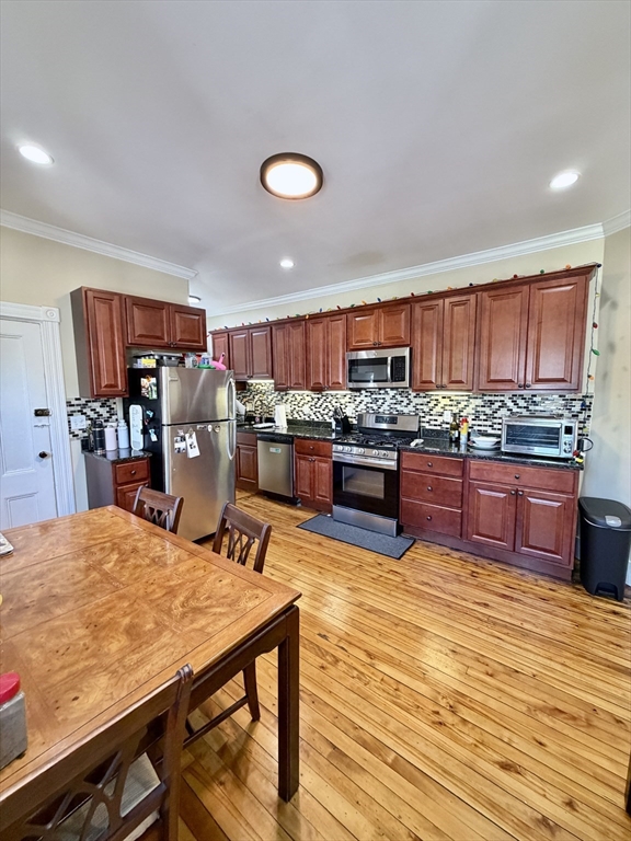 7 Fuller Street, Unit 7 Waltham, MA 02453 - Photo 3 of 11