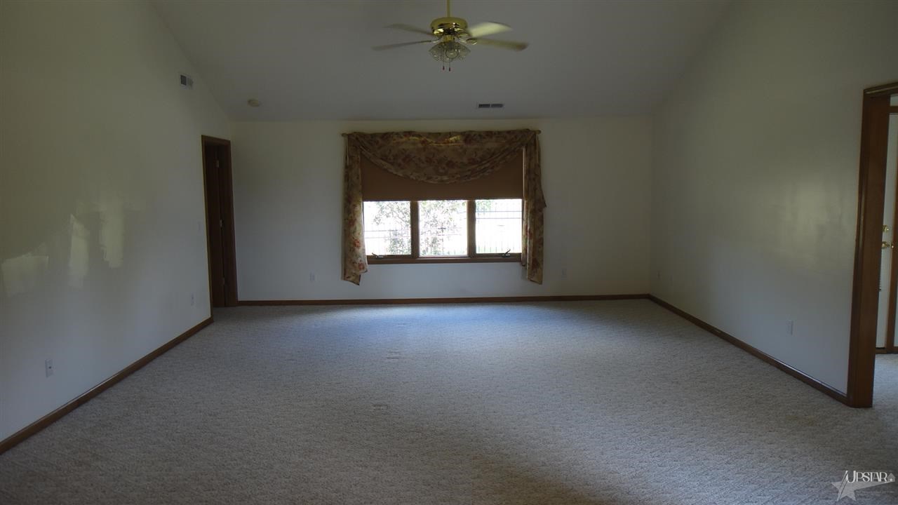 1420 Fairway Drive Decatur, IN 46733 - Photo 5 of 21 Gallery Image 5