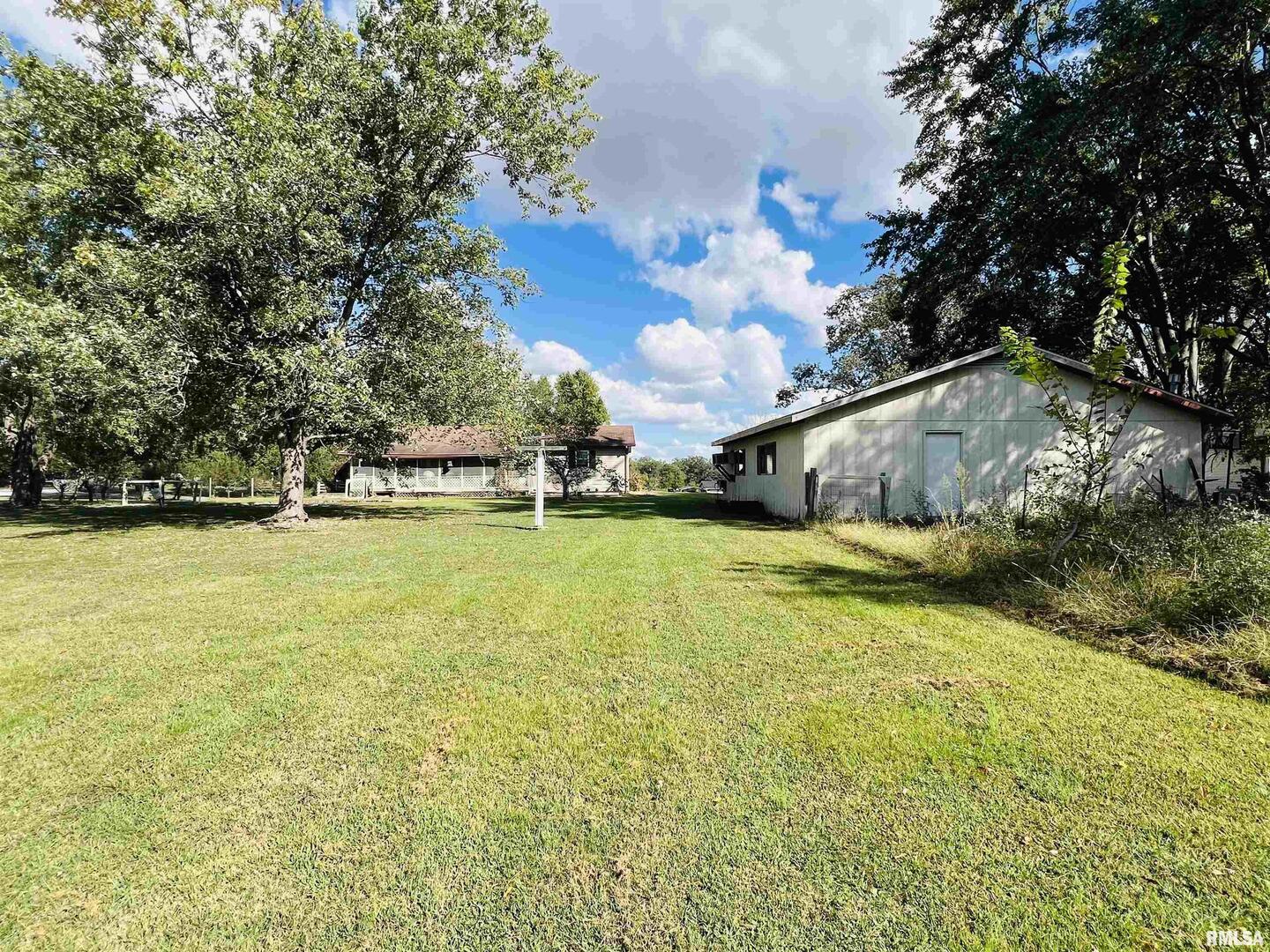 295 Country Acres Road Eldorado, IL 62930 - Photo 14 of 32