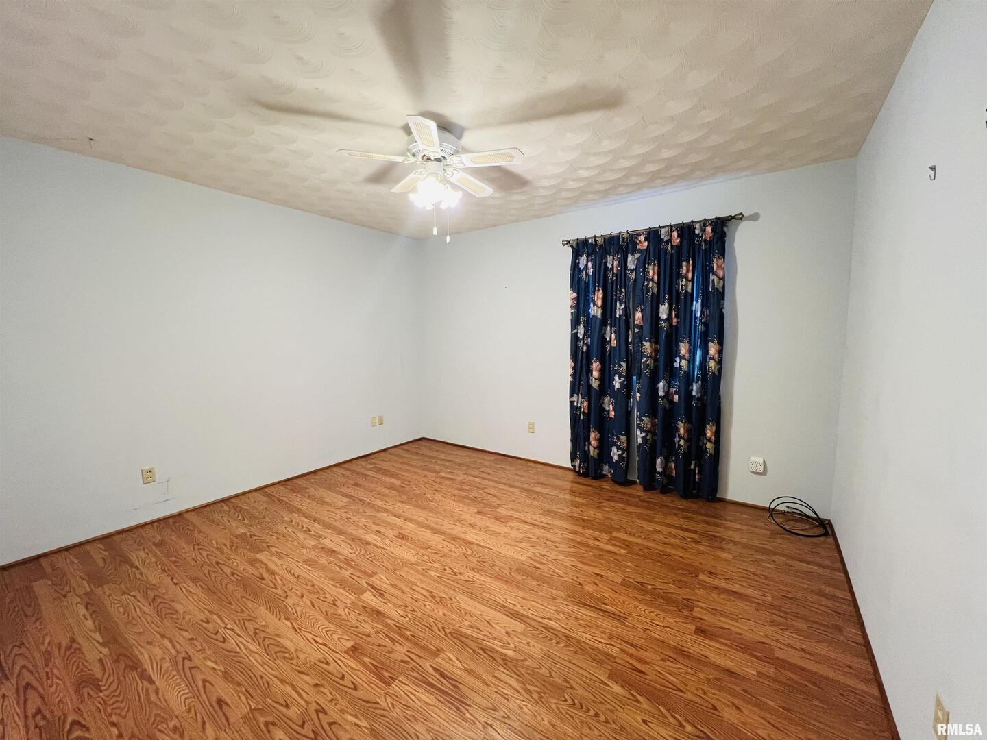 295 Country Acres Road Eldorado, IL 62930 - Photo 26 of 32