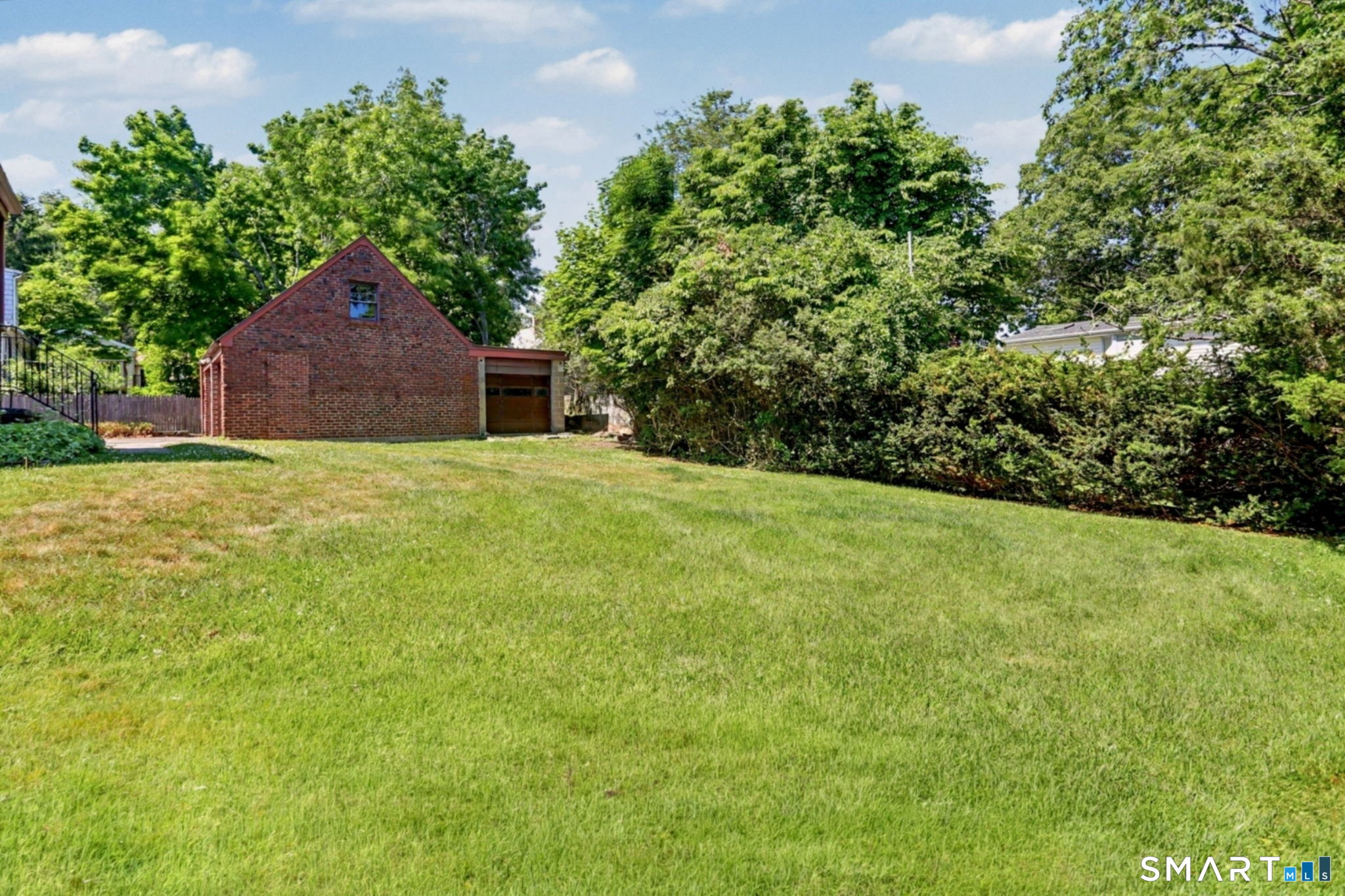 312 Bennett Street Fairfield, CT 06825 - Photo 37 of 40