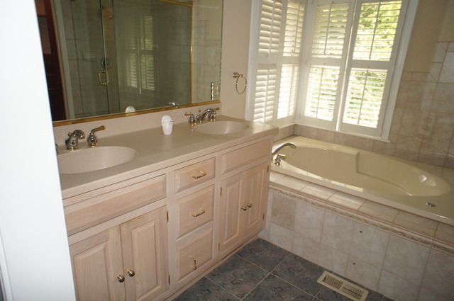 906 East North Path Wheaton, IL 60187 - Photo 16 of 25