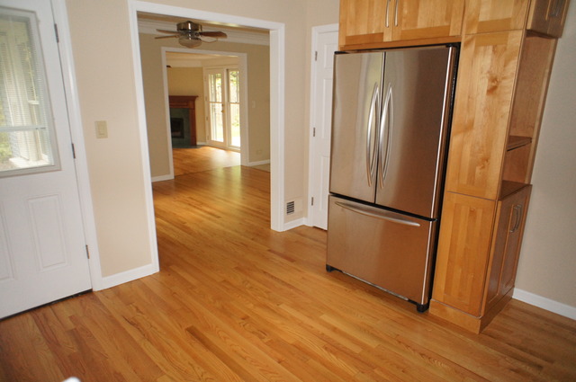 906 East North Path Wheaton, IL 60187 - Photo 3 of 25