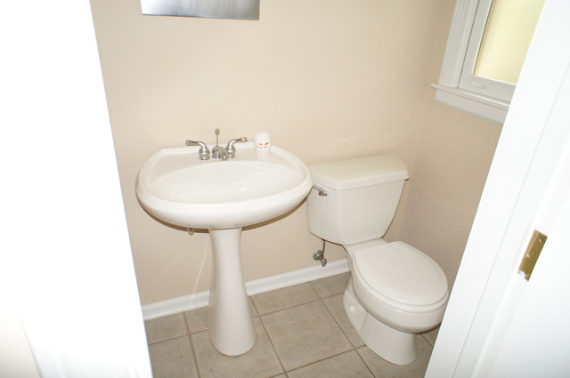 906 East North Path Wheaton, IL 60187 - Photo 9 of 25