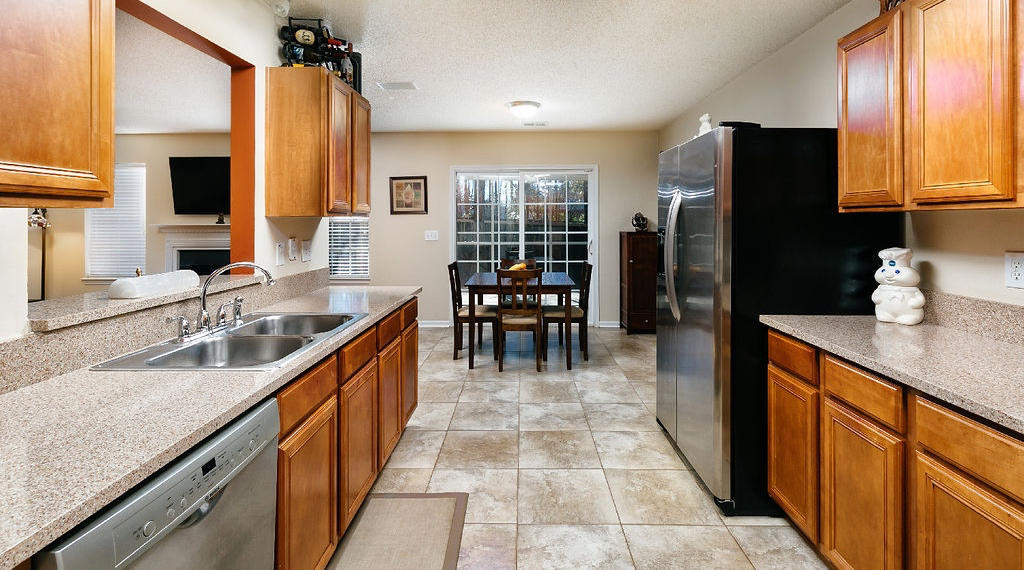 7912 New Ryder Road North Charleston, SC 29406 - Photo 11 of 38 Kitchen