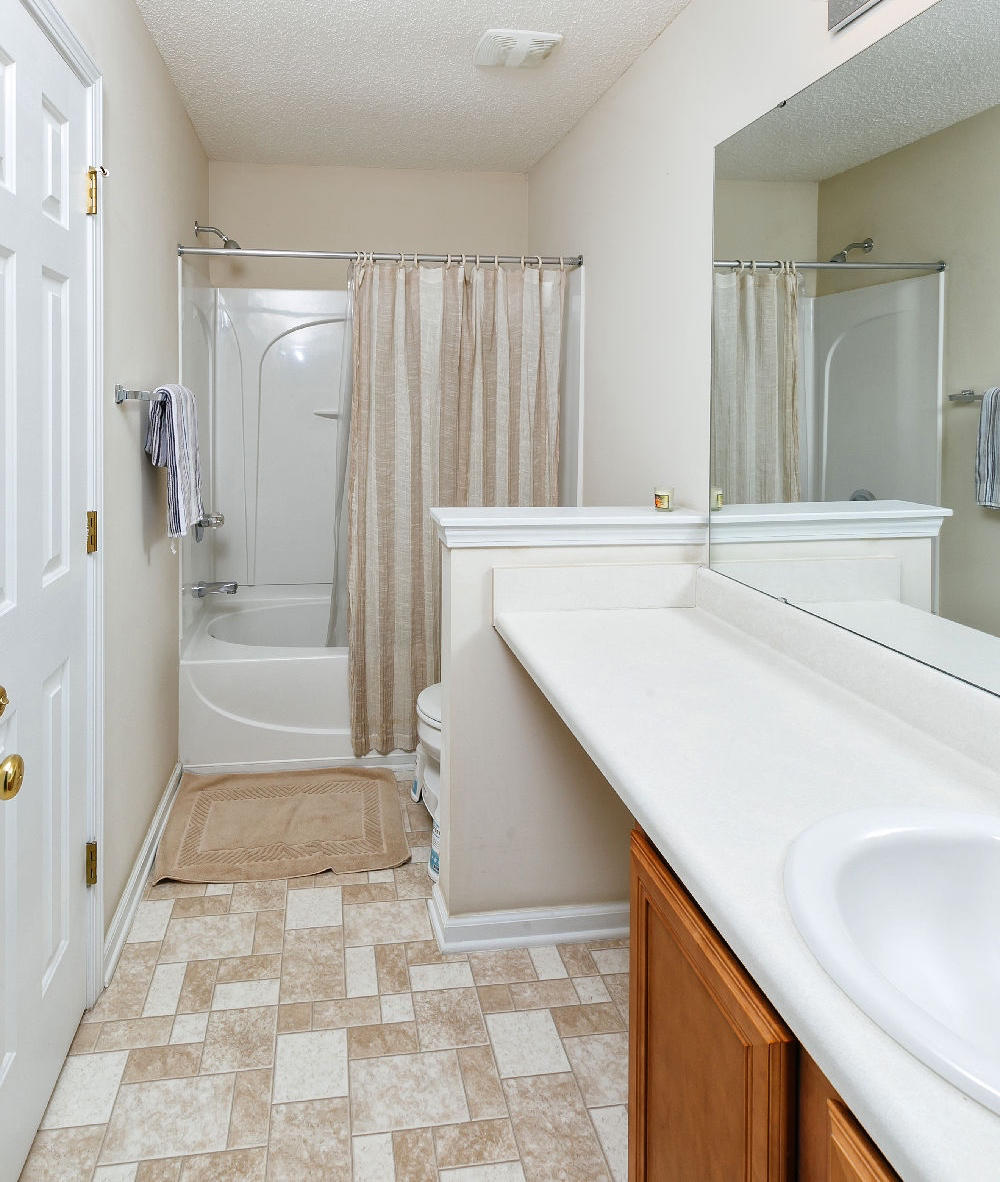 7912 New Ryder Road North Charleston, SC 29406 - Photo 29 of 38 Upstairs Full Bath
