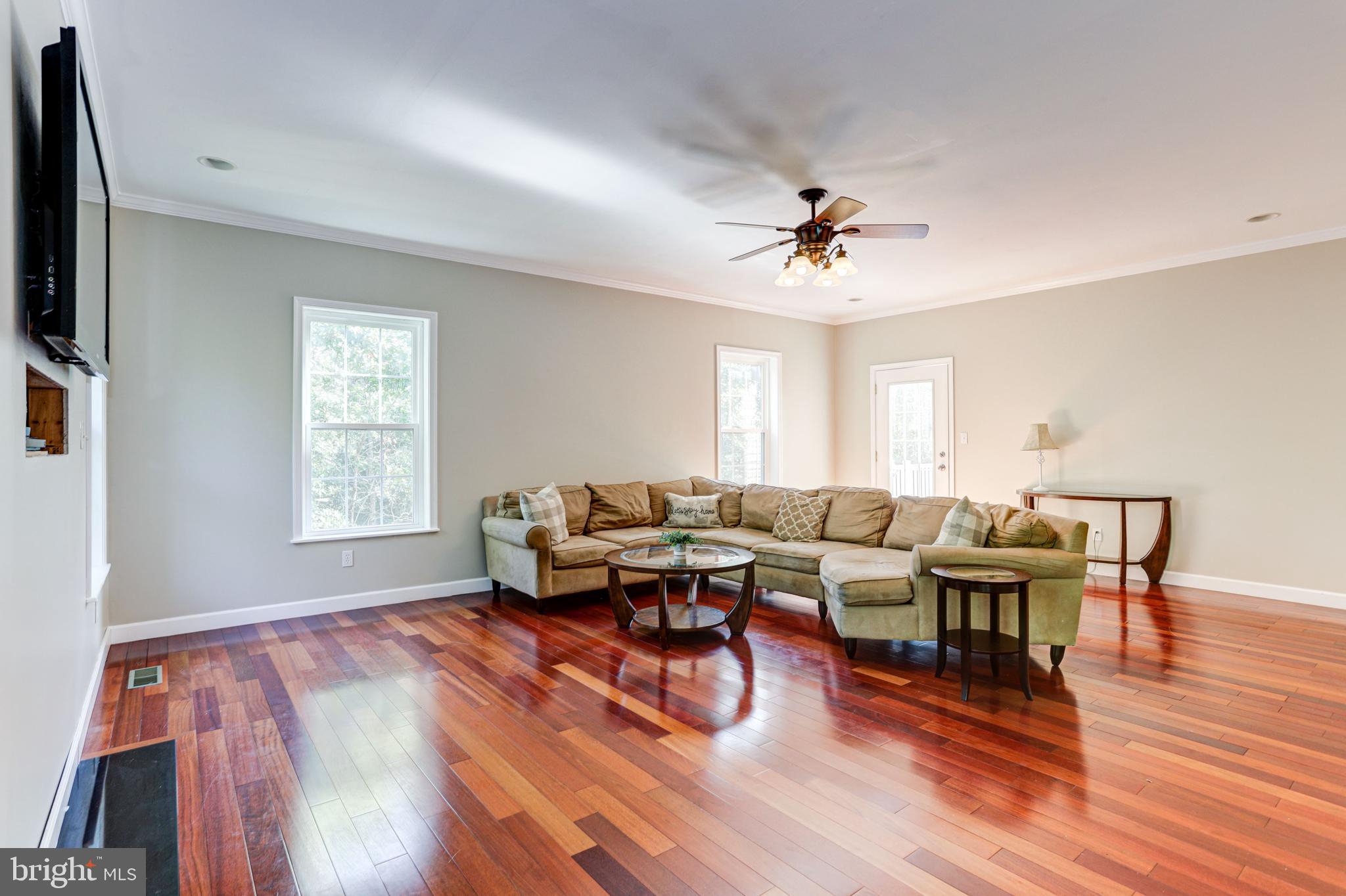 968 Santa Rosa Court Lusby, MD 20657 - Photo 3 of 39 Living Room