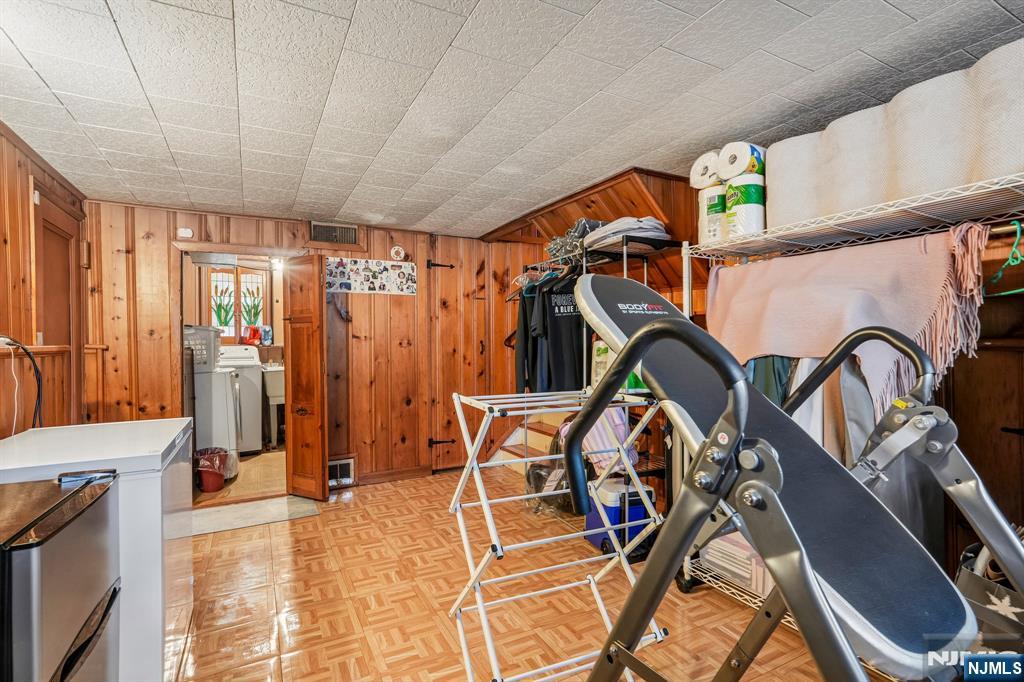 108 Morningside Road Paramus, NJ 07652 - Photo 36 of 45