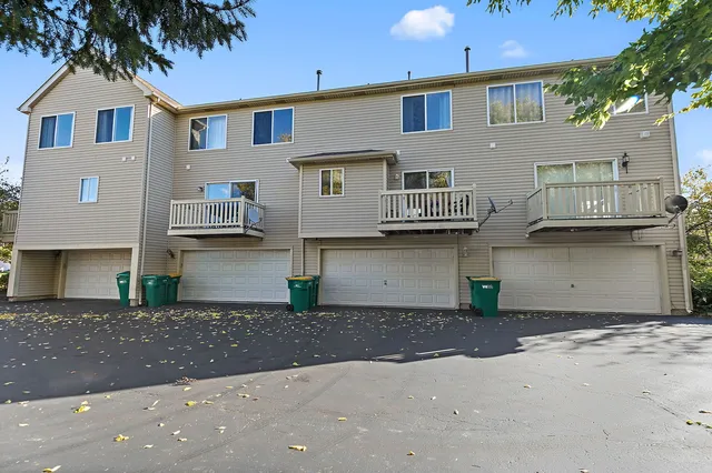 $225,000 | 2573 Canyon Drive, Plainfield, IL 60586