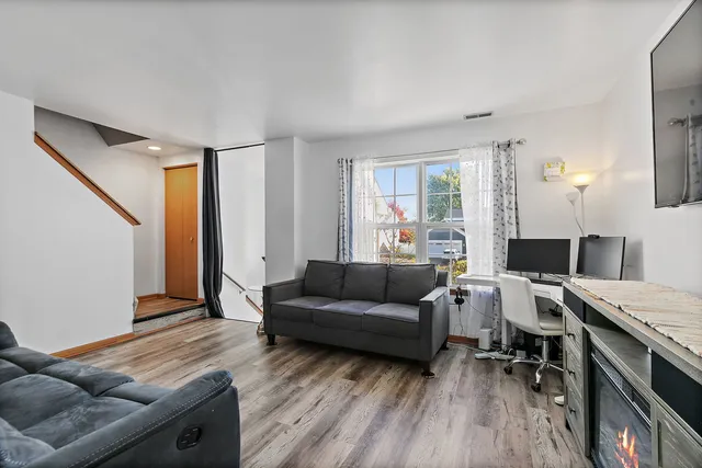 $225,000 | 2573 Canyon Drive, Plainfield, IL 60586