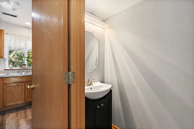 $225,000 | 2573 Canyon Drive, Plainfield, IL 60586