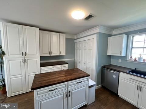 14308 Lindendale Road Woodbridge, VA 22193 - Photo 24 of 39 a kitchen with granite countertop white cabinets and white appliances