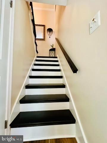 14308 Lindendale Road Woodbridge, VA 22193 - Photo 29 of 39 a view of entryway