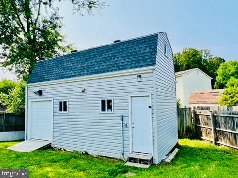 14308 Lindendale Road Woodbridge, VA 22193 - Photo 32 of 39 a view of a house with a yard