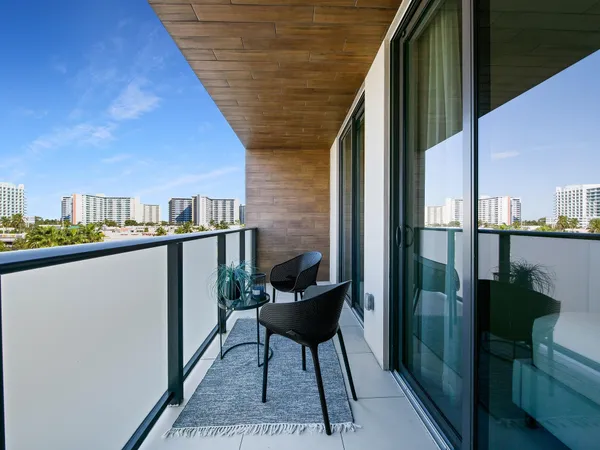 $1,295,000 | 3040 North Ocean Boulevard, Unit N204, Fort Lauderdale, FL 33308