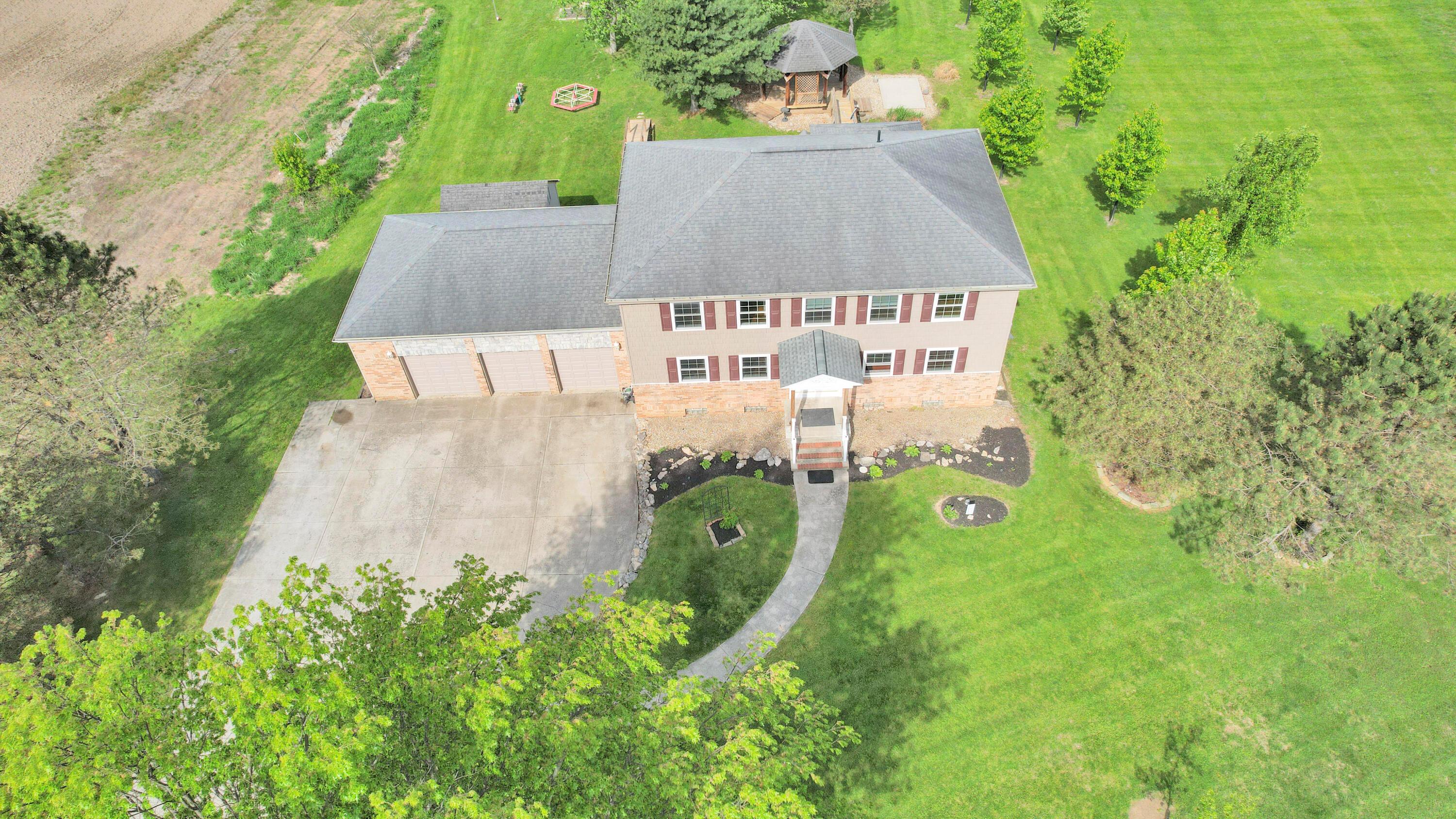 7977 Harlem Road Westerville, OH 43081 - Photo 9 of 94 97-print-DJI_0888