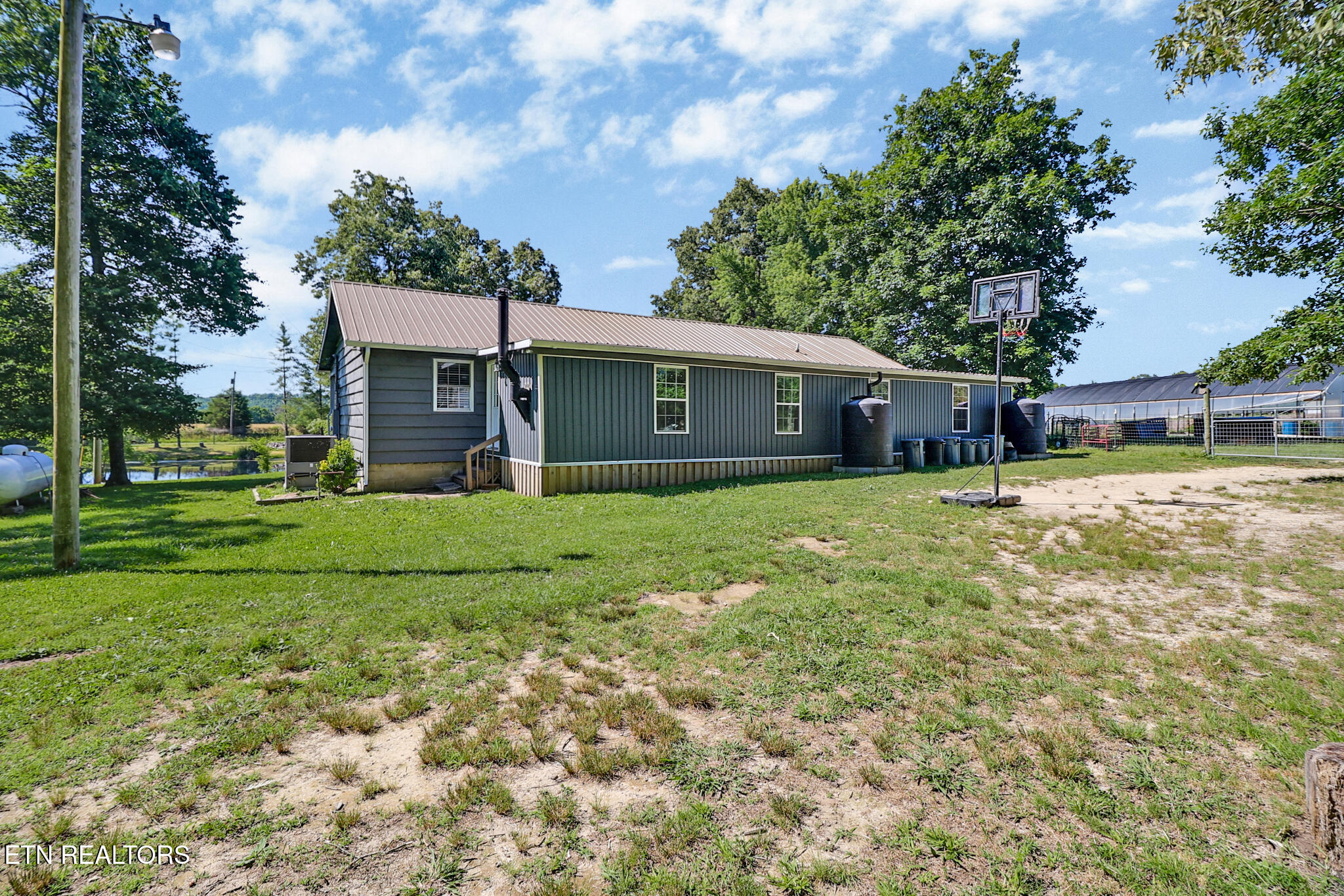 122 Frankfort Road Lancing, TN 37770 - Photo 31 of 60 Back of House