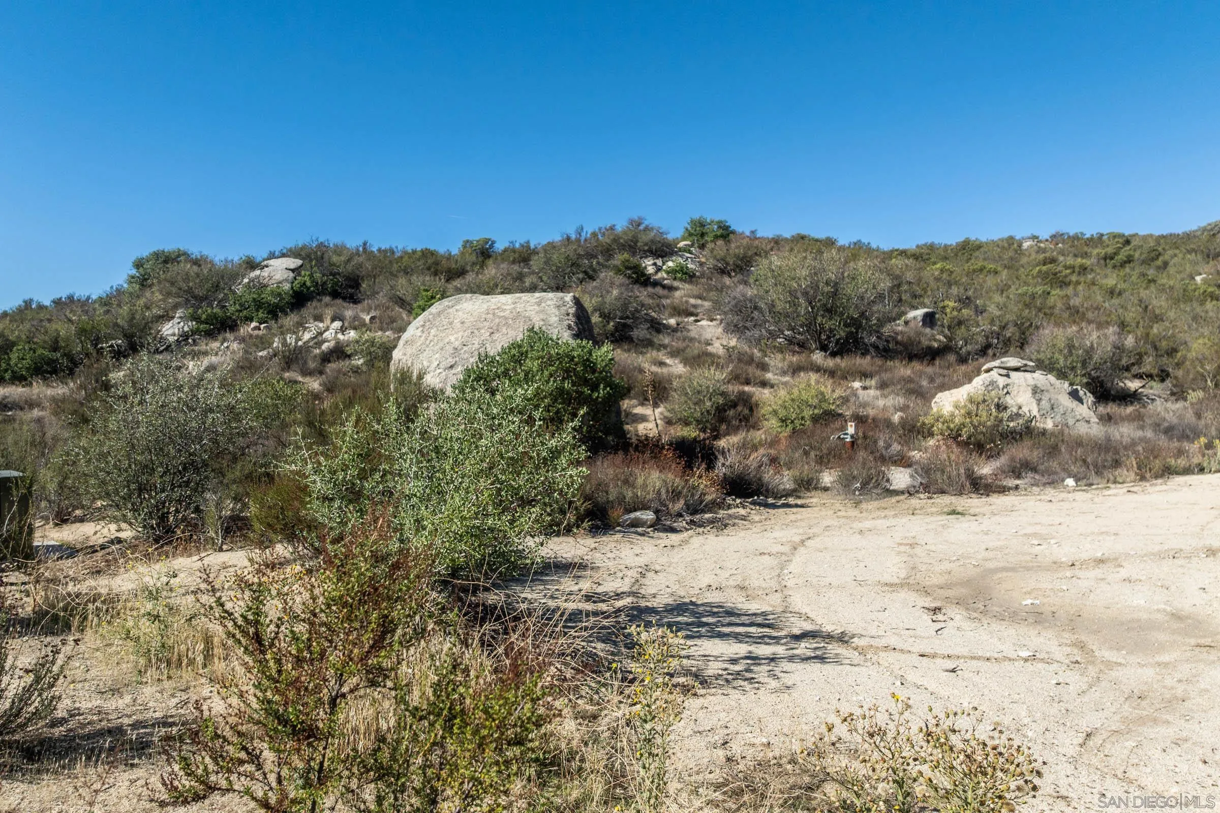35613 Stagecoach Springs Road, Unit 466 Pine Valley, CA 91962 - Photo 4 of 28 a view of a road with a snow in the background