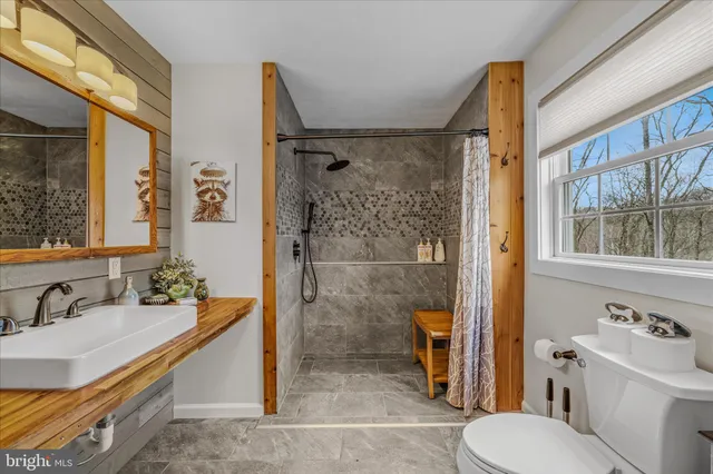 $465,000 | 1636 Eckerd Lane, Berkeley Springs, WV 25411