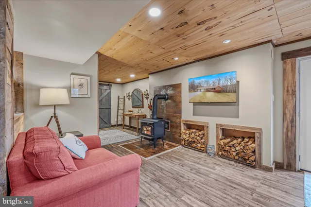 $465,000 | 1636 Eckerd Lane, Berkeley Springs, WV 25411