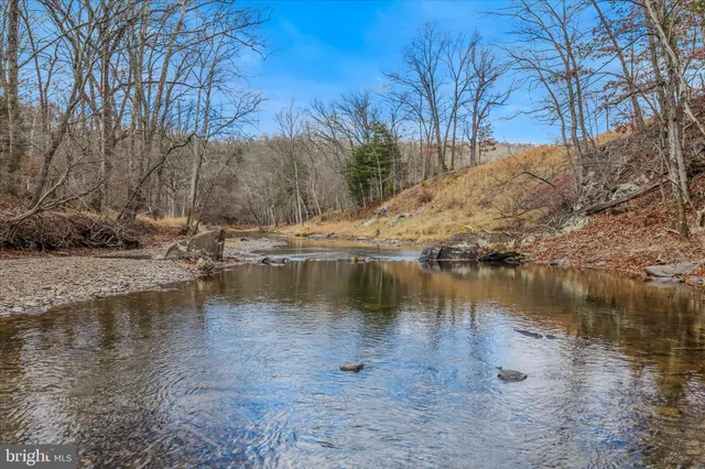 $465,000 | 1636 Eckerd Lane, Berkeley Springs, WV 25411