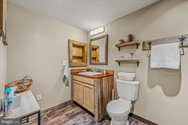 $465,000 | 1636 Eckerd Lane, Berkeley Springs, WV 25411