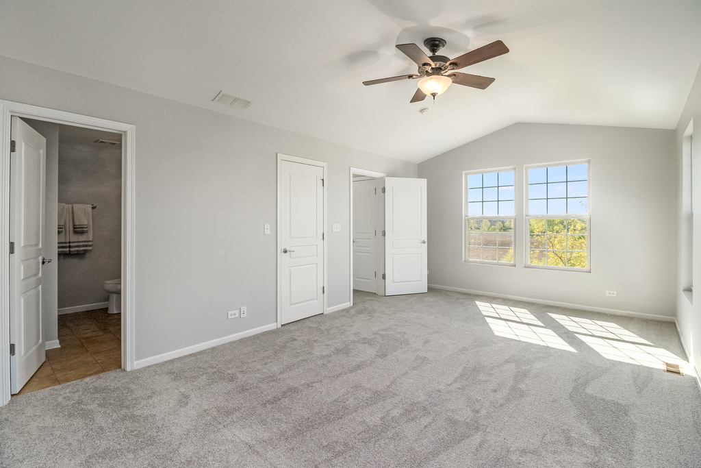 1085 Crane Elgin, IL 60124 - Photo 15 of 23