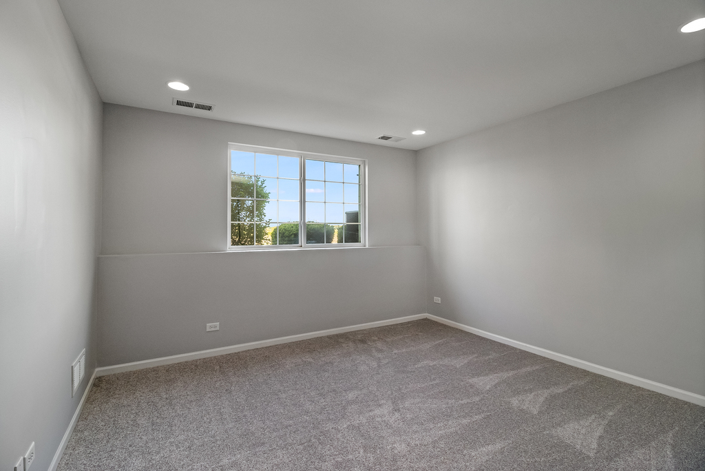 1085 Crane Elgin, IL 60124 - Photo 21 of 23