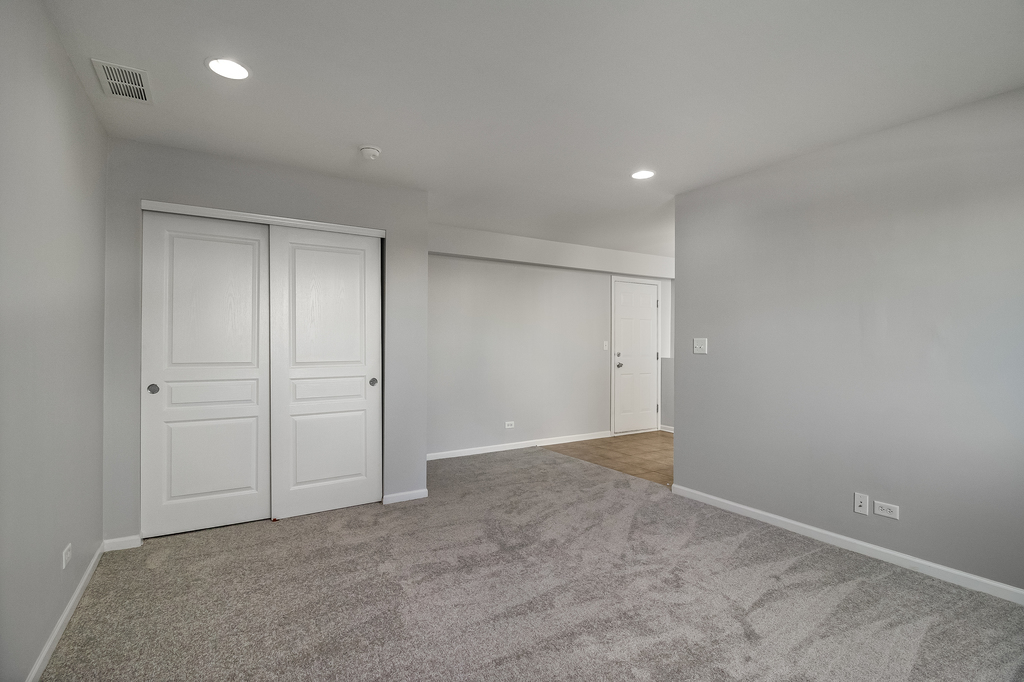 1085 Crane Elgin, IL 60124 - Photo 22 of 23