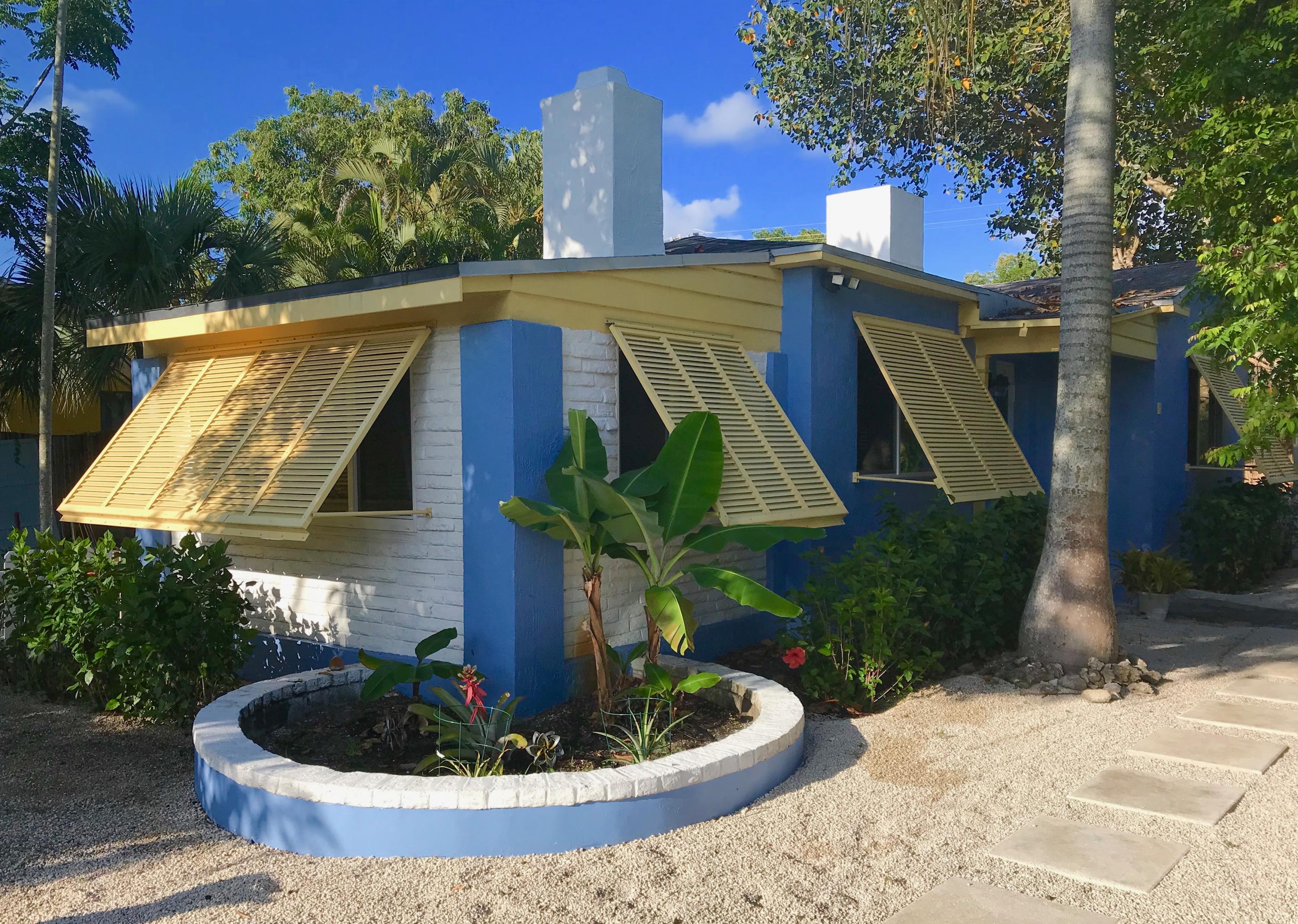11 Southwest 4th Street Delray Beach, FL 33444 - Photo 2 of 27 Front yard