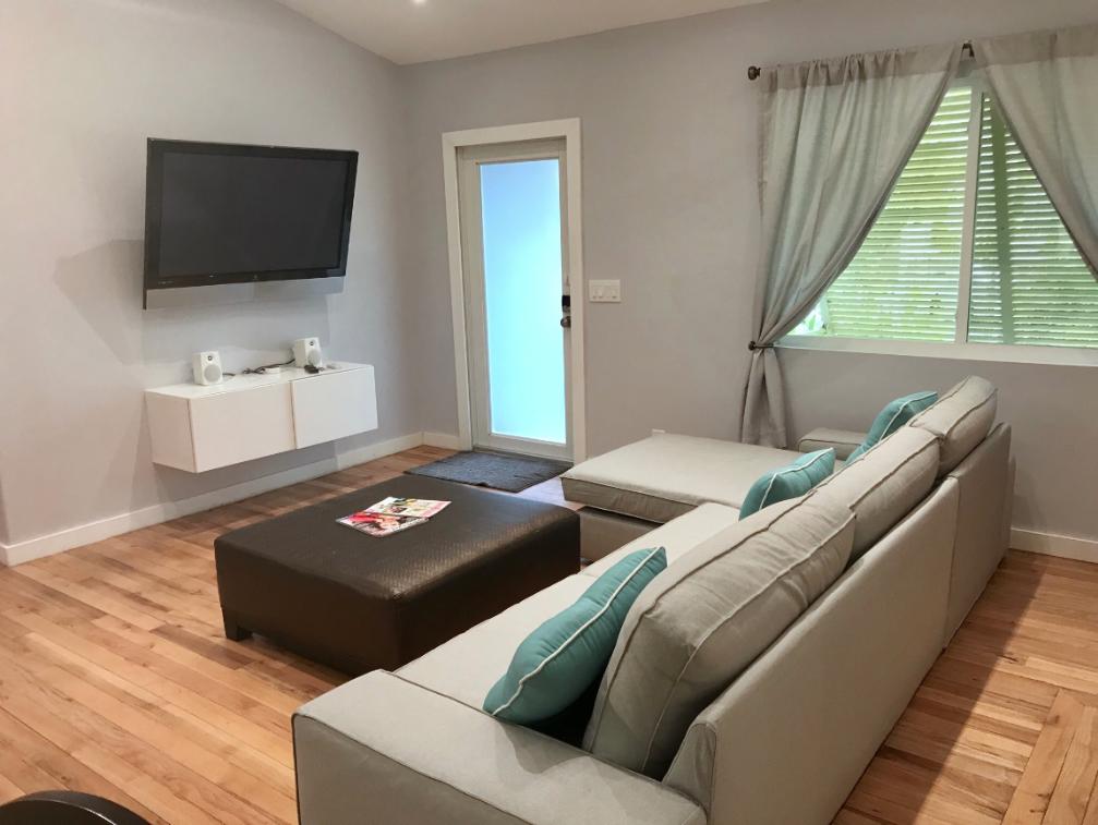 11 Southwest 4th Street Delray Beach, FL 33444 - Photo 9 of 27 Living room