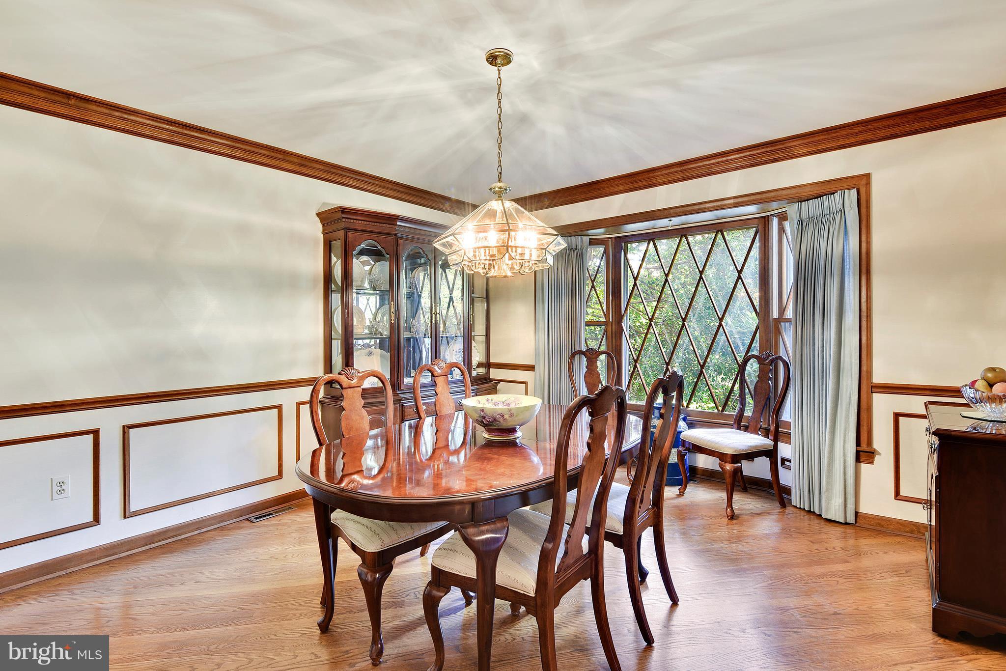17 Bryants Nursery Road Silver Spring, MD 20905 - Photo 3 of 30 Banquet size dining room