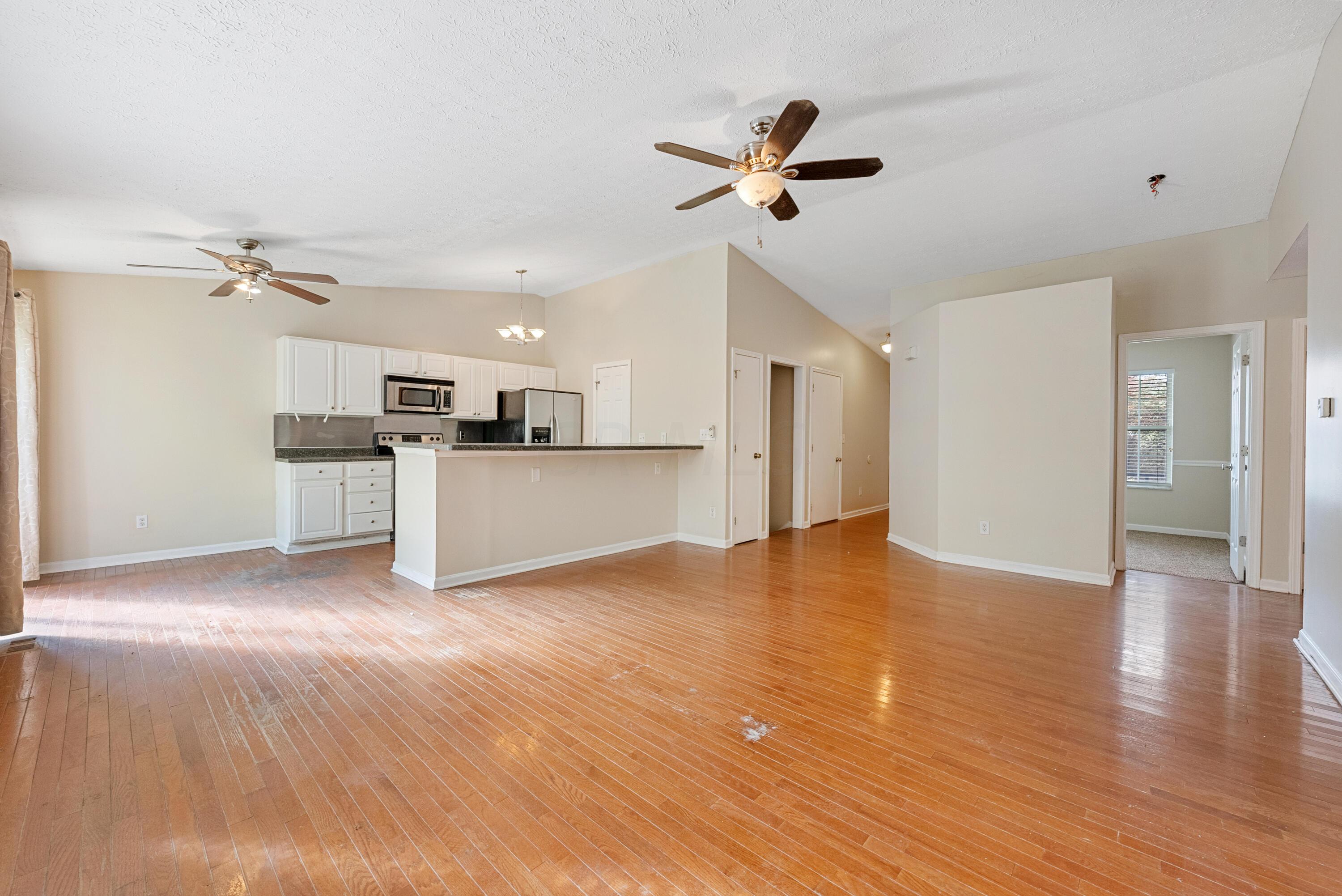 3607 Rocky Road Columbus, OH 43223 - Photo 8 of 27 DSC08327
