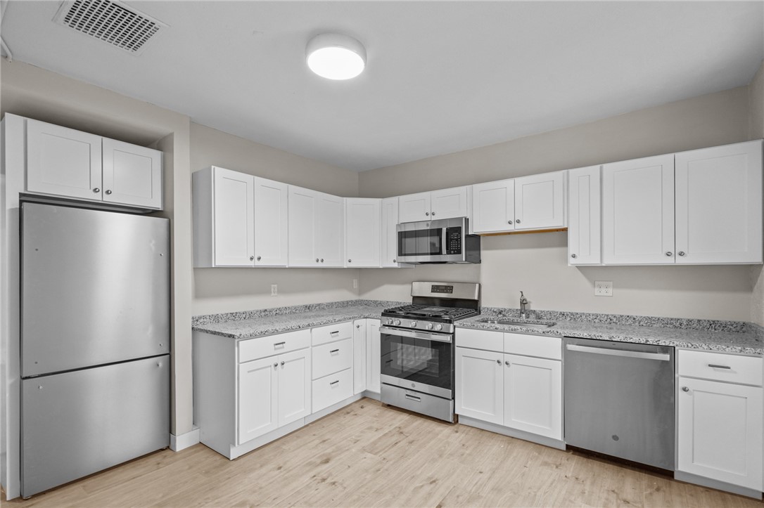 584 Weeden Street Pawtucket, RI 02860 - Photo 2 of 25