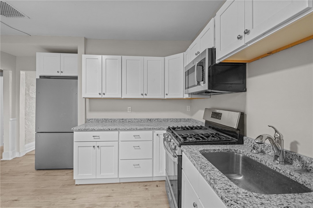 584 Weeden Street Pawtucket, RI 02860 - Photo 7 of 25