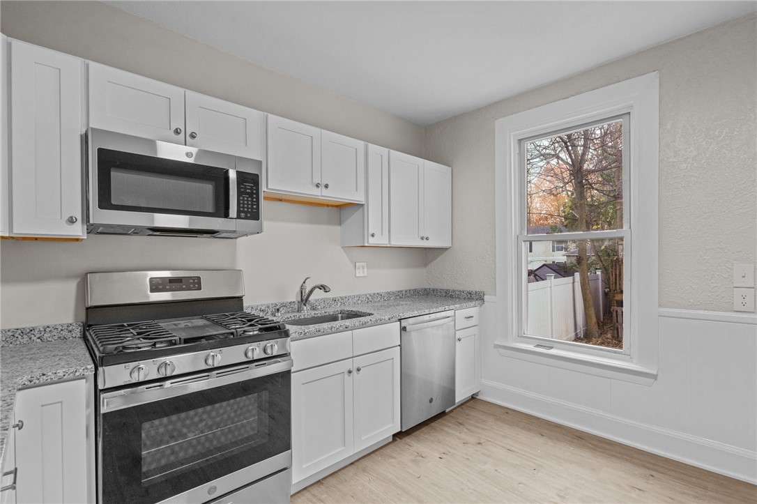 584 Weeden Street Pawtucket, RI 02860 - Photo 9 of 25